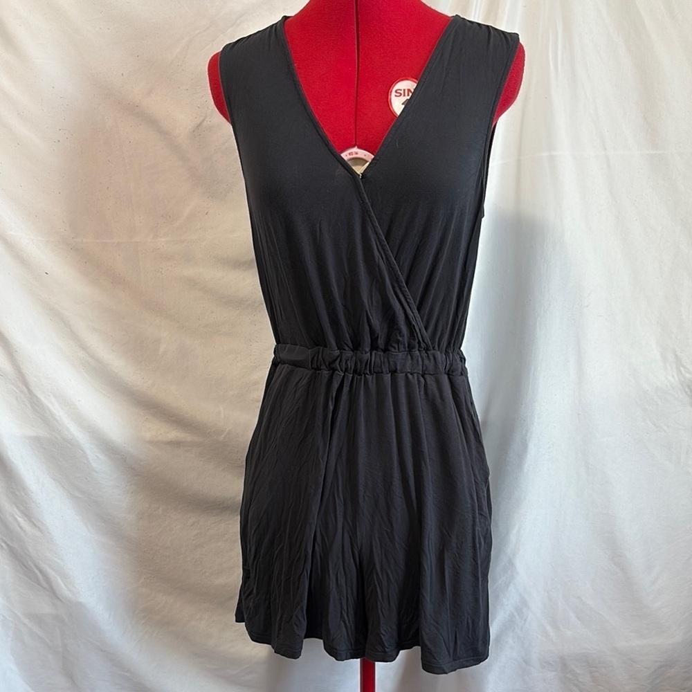 SM11 GAP Black Sleeveless Romper with Wrap Front